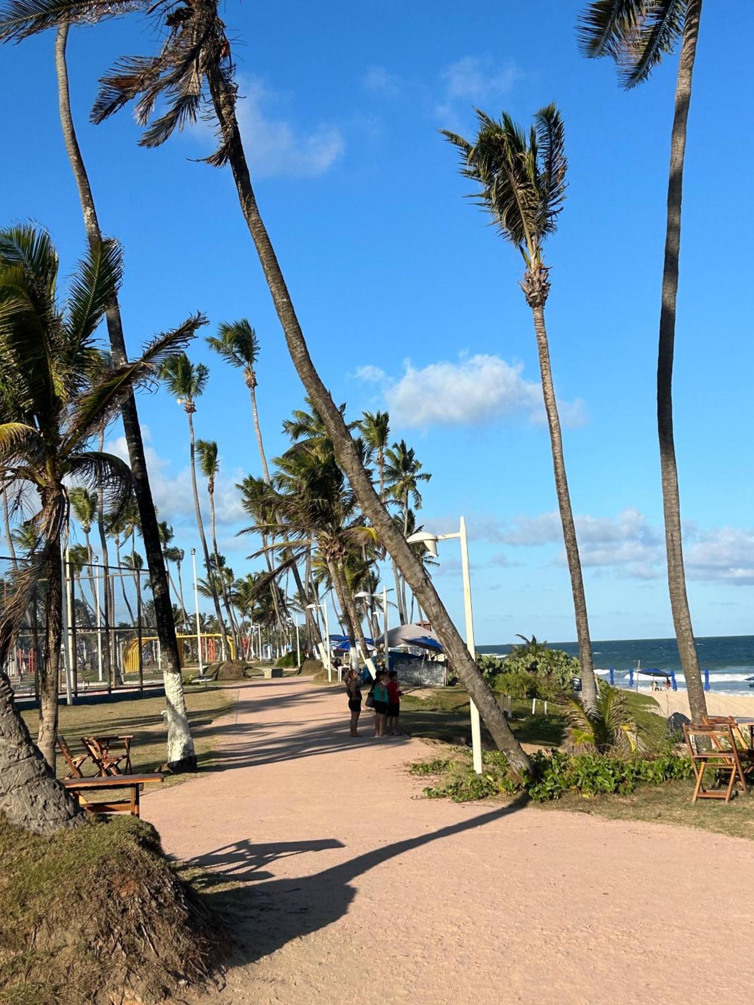 Village Em Stella Maris A 50M Da Praia Salvador Bagian luar foto